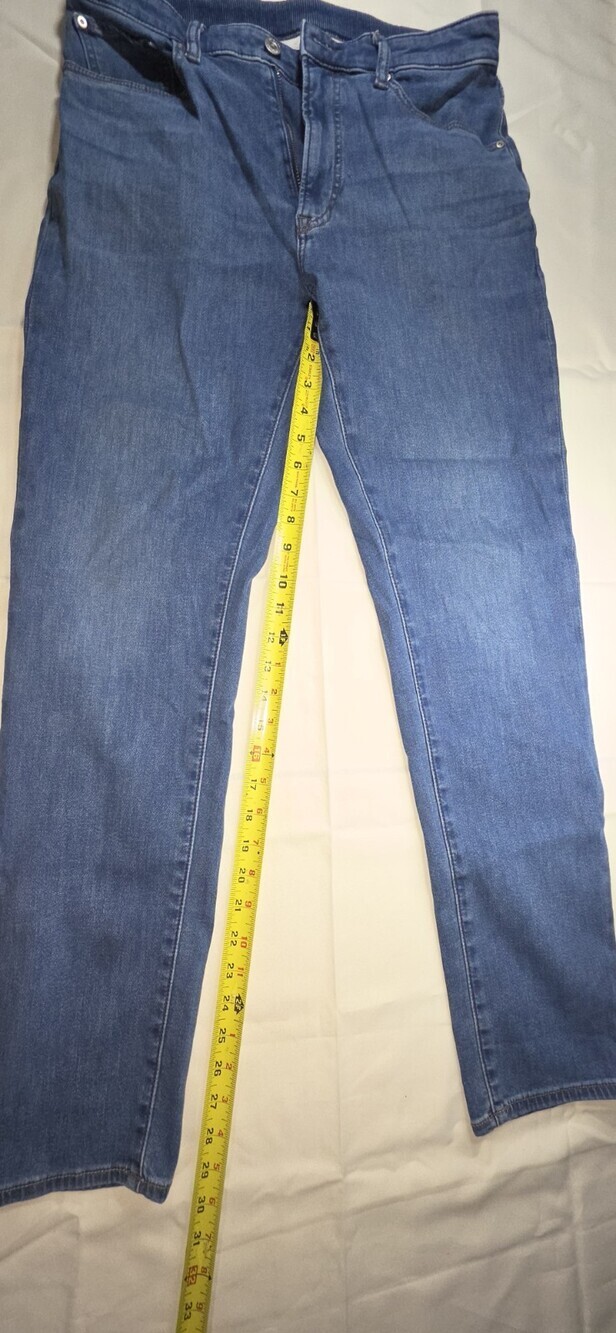 Uniqlo Men's EZY Jeans 30x33 Fit Slim Tapered MidRise RN 139864 Dark Blue Sku251